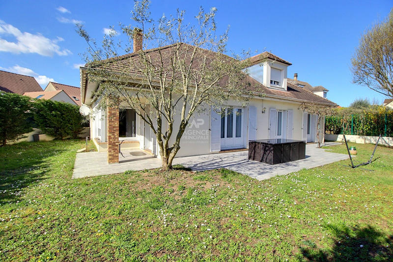 Maison - 180 m² - 7 pièces