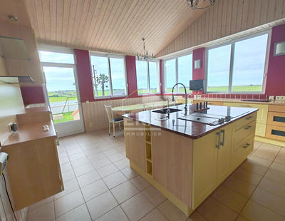 Maison - 196 m² - 7 pièces