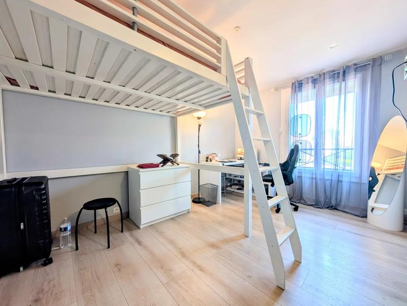 Maison - 92 m² - 5 pièces