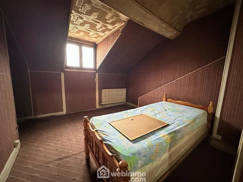 Maison - 305 m² - 12 pièces