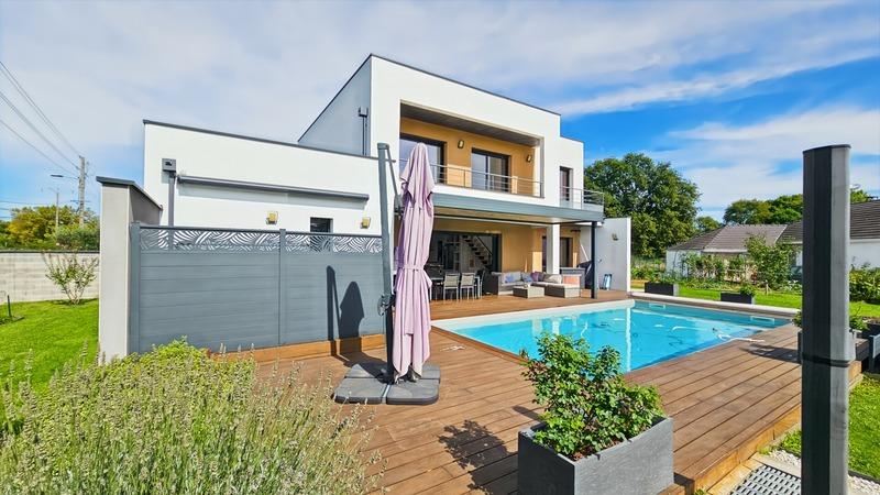 Maison - 161 m² - 6 pièces