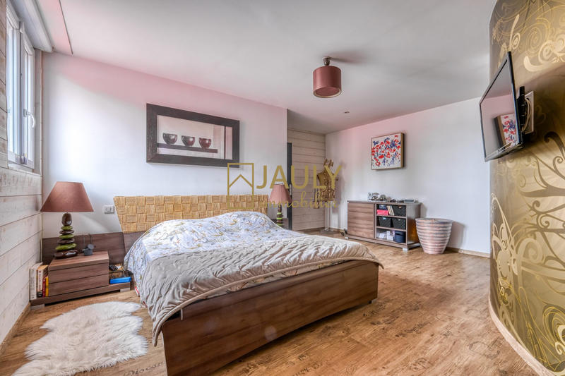 Maison contemporaine - 328 m² - 8 pièces