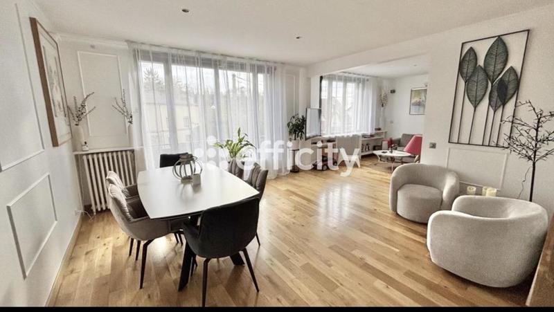 Pavillon - 170 m² - 6 pièces