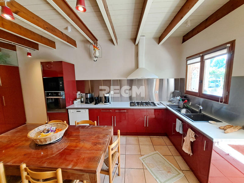 Maison - 264 m² - 9 pièces