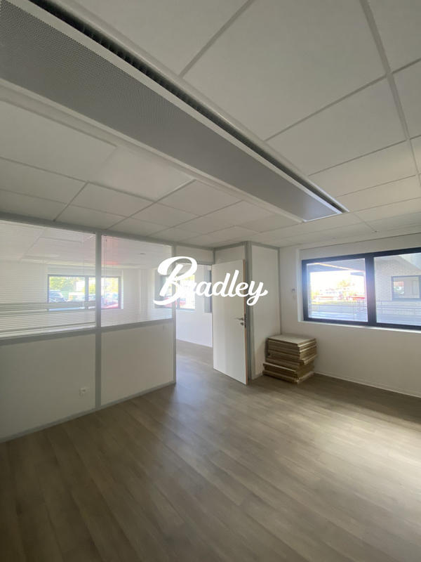 Bureau - 178 m²