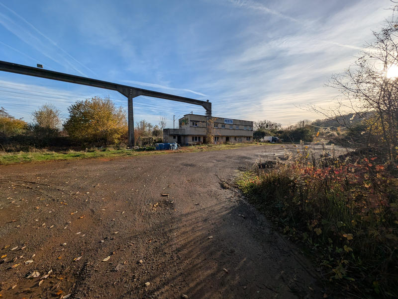 Entrepôt - 3 100 m²