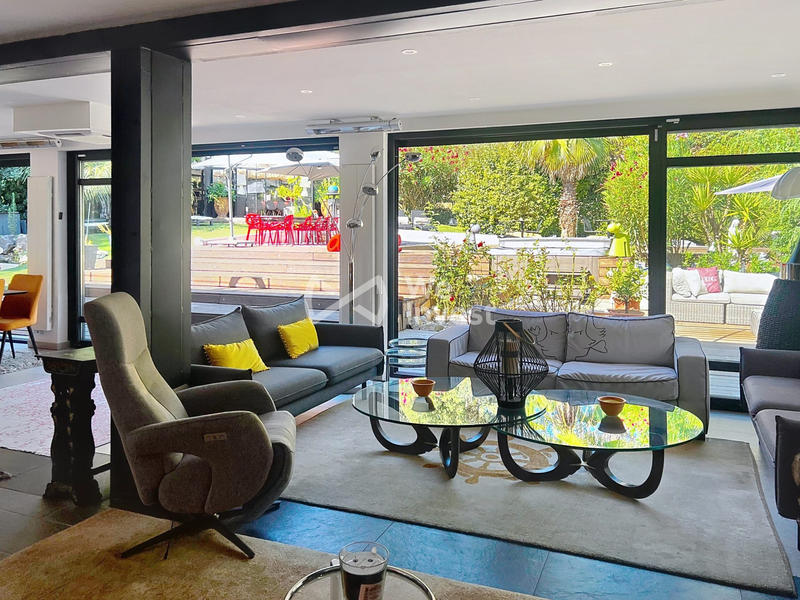 Villa - 370 m² - 8 pièces