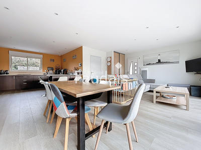 Maison - 101 m² - 5 pièces