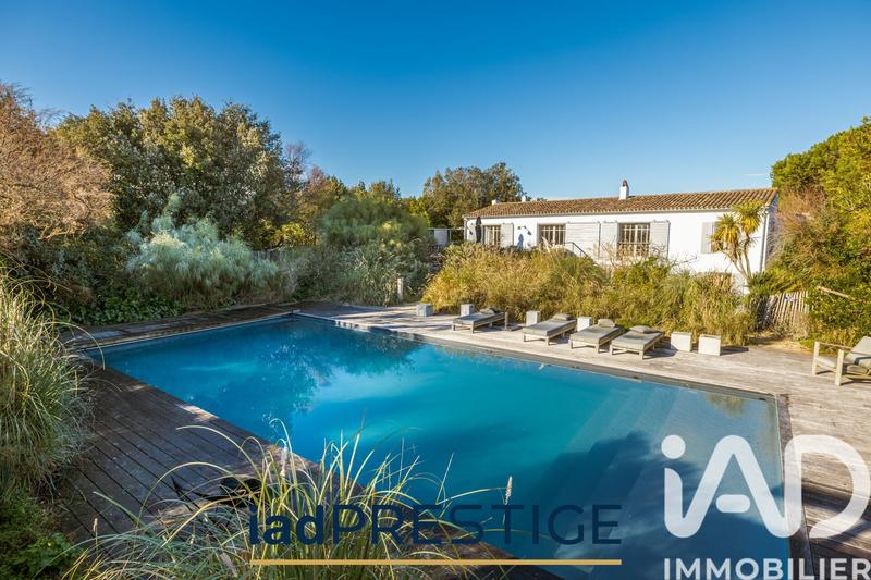 Maison - 257 m² - 8 pièces