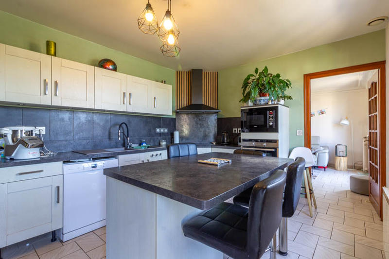 Maison - 198 m² - 8 pièces