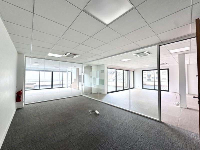 Bureau - 543 m²