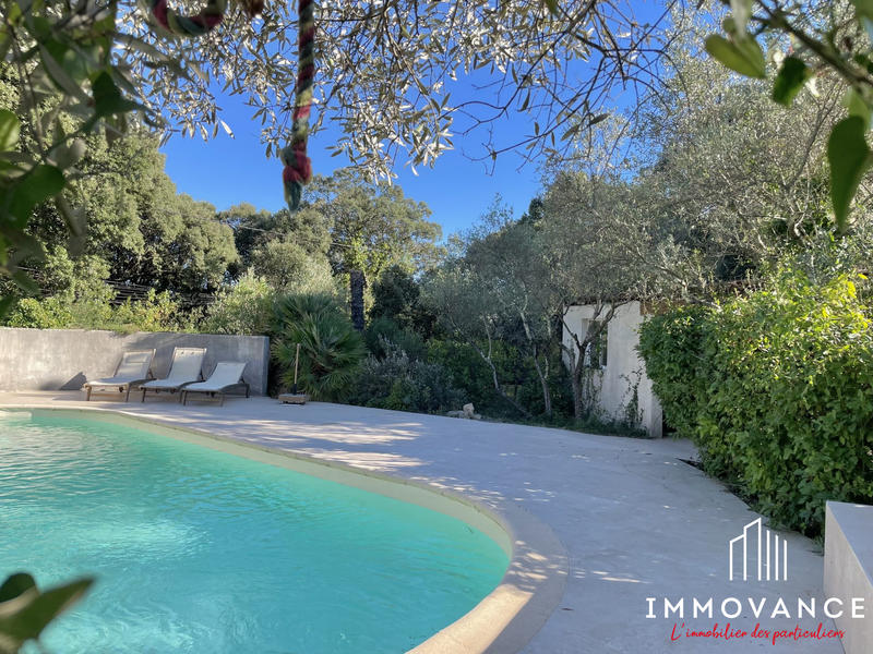 Maison traditionnelle - 240 m² - 6 pièces