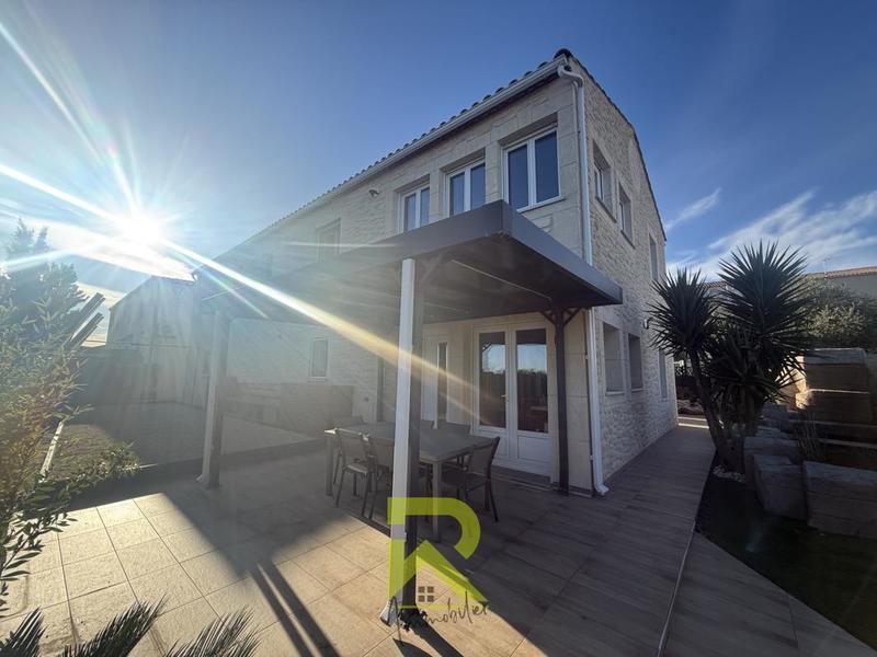 Maison - 239 m² - 4 pièces