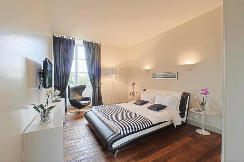 Château - 3 570 m² - 99 pièces