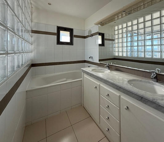 Duplex - 164 m² - 5 pièces