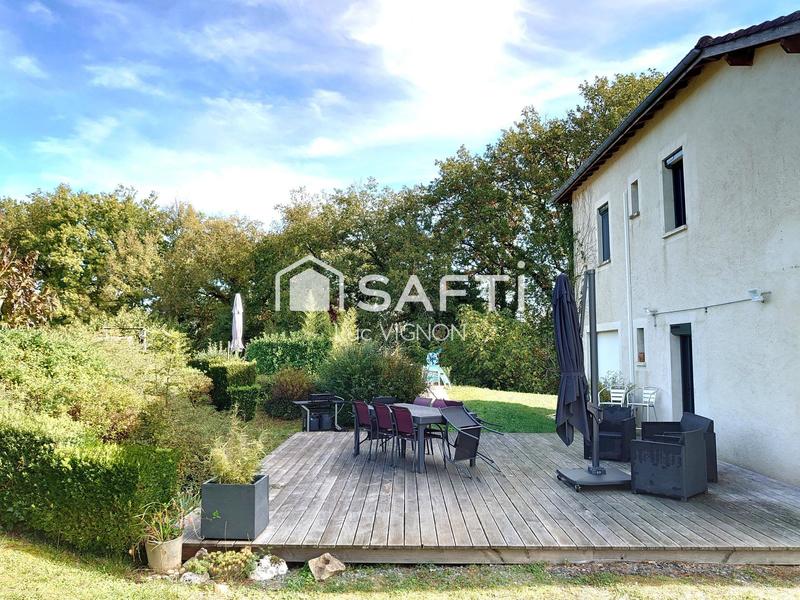 Maison - 200 m² - 7 pièces