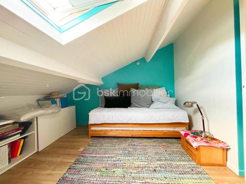 Maison - 210 m² - 6 pièces