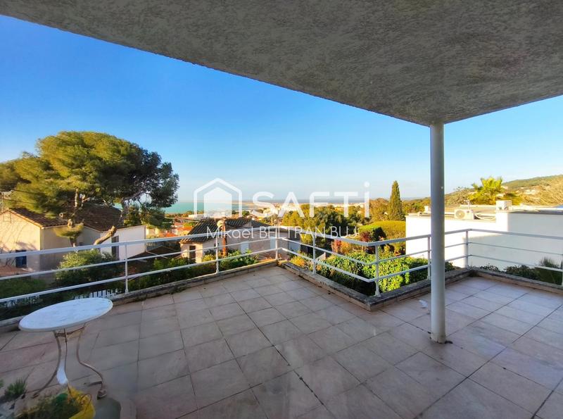 Maison - 201 m² - 5 pièces