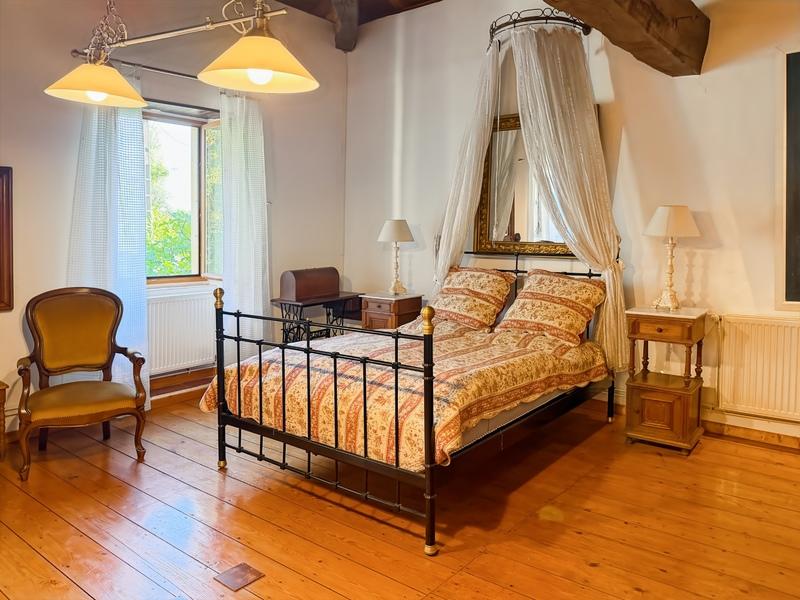 Moulin - 120 m² - 5 pièces