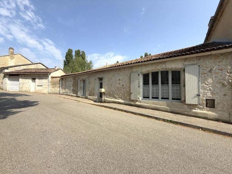 Maison - 300 m² - 7 pièces