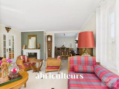 Maison - 200 m² - 11 pièces