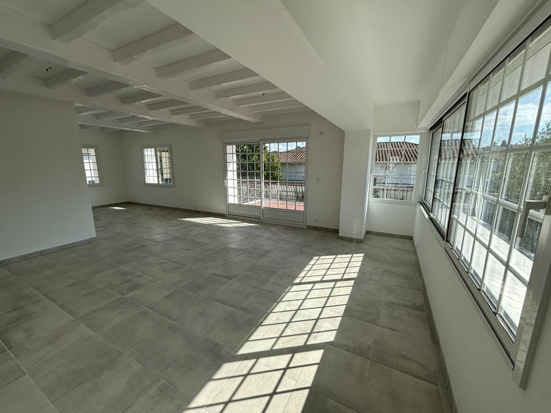 Maison - 160 m² - 8 pièces