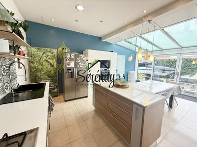 Maison - 195 m² - 8 pièces