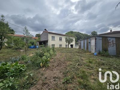 Maison - 80 m² - 5 pièces