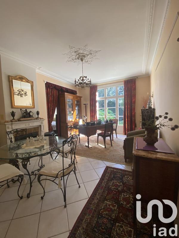 Maison - 220 m² - 8 pièces