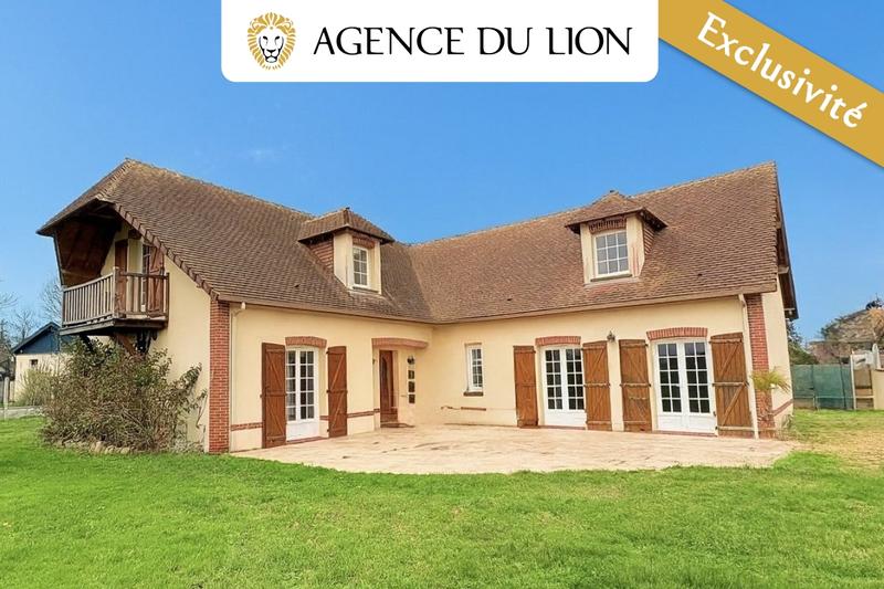 Maison traditionnelle - 220 m² - 8 pièces