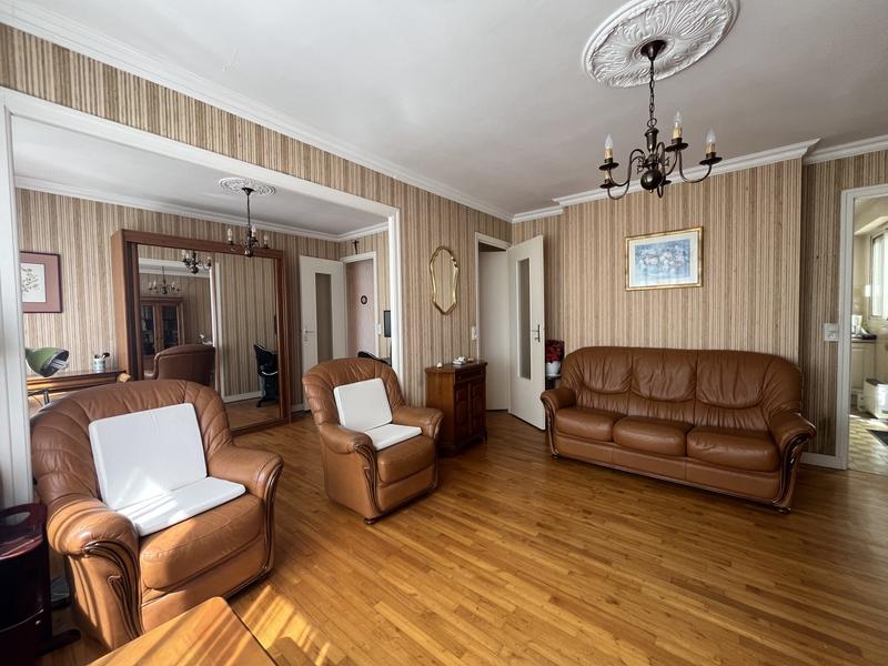 Maison - 120 m² - 8 pièces