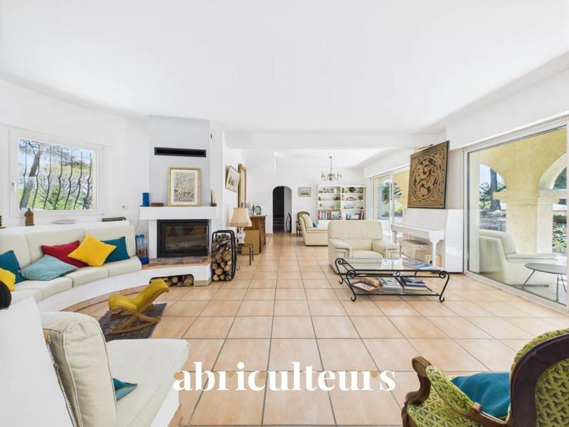 Maison ancienne - 256 m² - 8 pièces