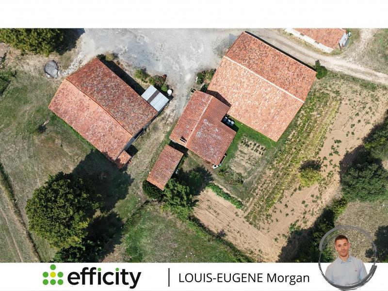 Corps de ferme - 1 376 m² - 5 pièces