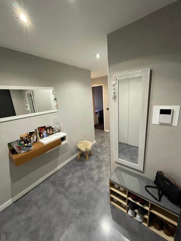 Appartement - 93 m² - 4 pièces