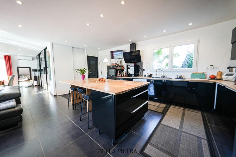 Maison - 203 m² - 7 pièces