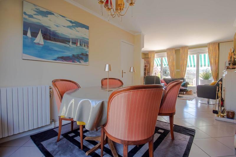 Maison - 200 m² - 7 pièces