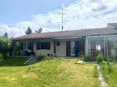 Maison traditionnelle - 88 m² - 4 pièces