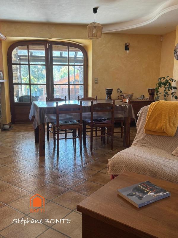 Maison - 210 m² - 6 pièces