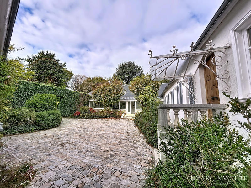 Maison ancienne - 340 m² - 10 pièces