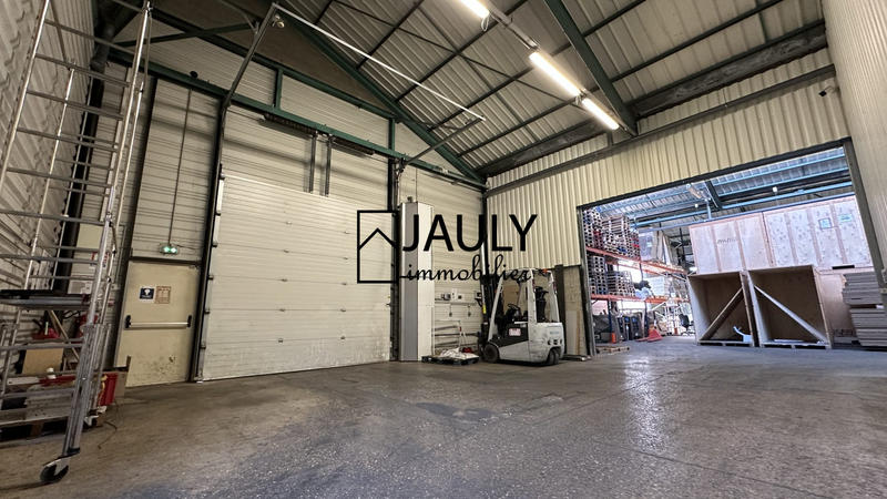 Entrepôt - 2 500 m²