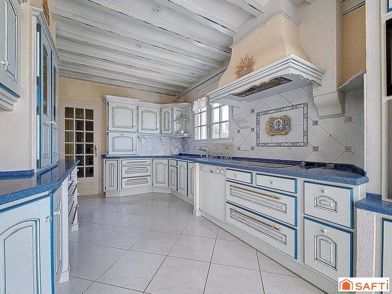 Villa - 250 m² - 9 pièces