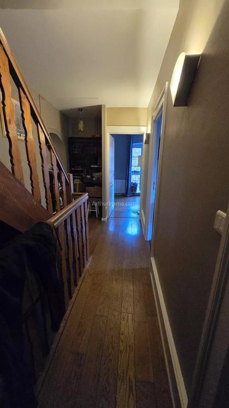 Maison - 243 m² - 11 pièces