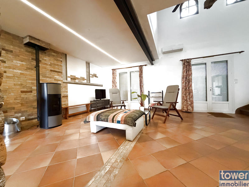 Maison de village - 160 m² - 1 pièce