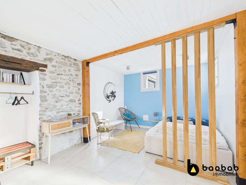 Maison traditionnelle - 240 m² - 7 pièces