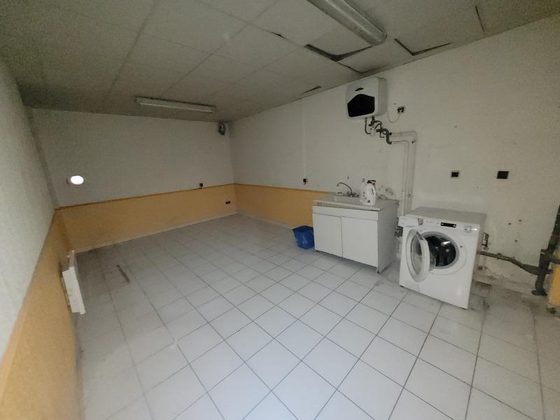 Local d'activité / Entrepôt - 434 m² - 10 pièces