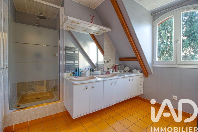 Maison - 166 m² - 7 pièces