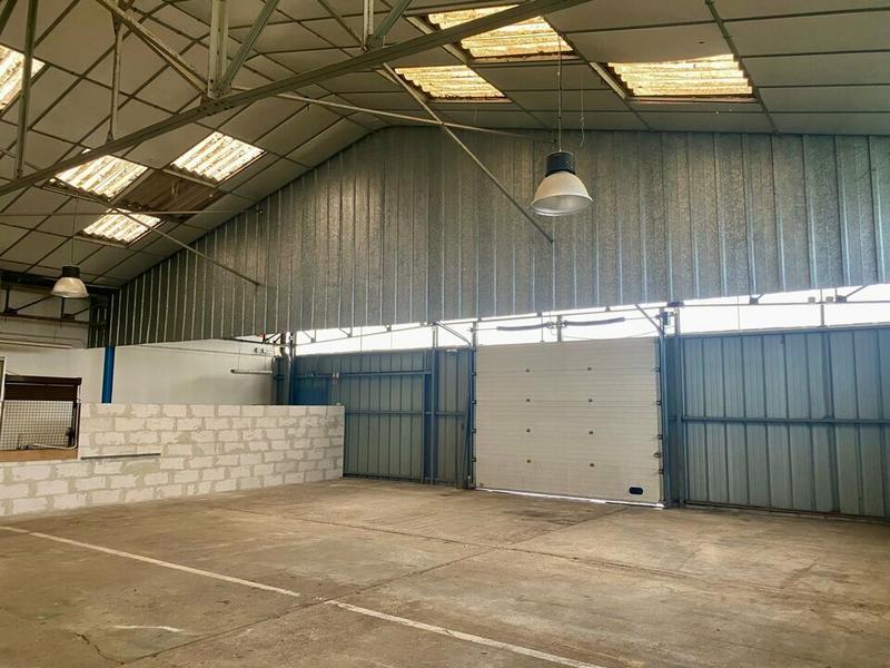 Local d'activité / Entrepôt - 450 m²
