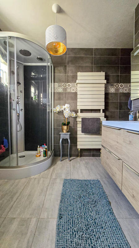 Maison - 185 m² - 8 pièces