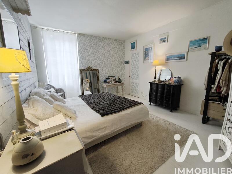 Maison - 347 m² - 10 pièces