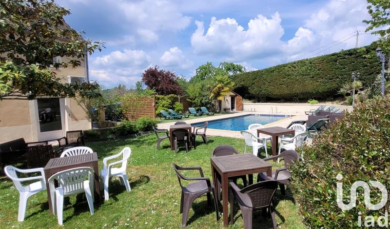 Maison - 260 m² - 11 pièces